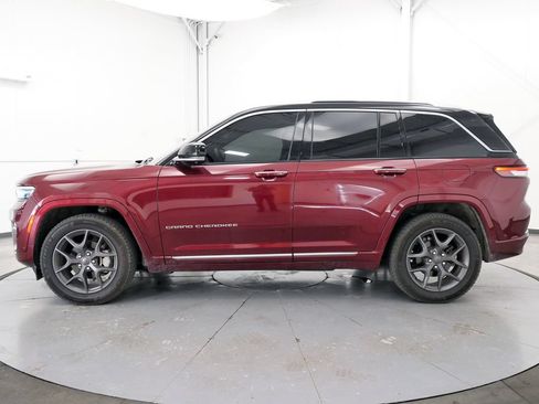 Used 2022 Jeep Grand Cherokee Summit w/ Luxury Tech Group V AWD/4WD image 4