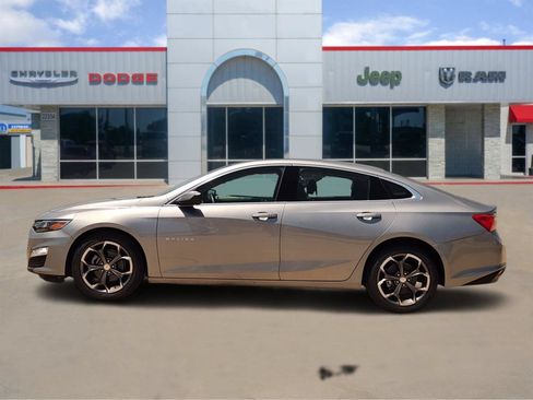 Used 2024 Chevrolet Malibu LT FWD image 3