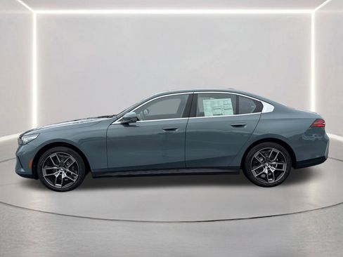 New 2026 BMW 530i w/ Convenience Package image 21