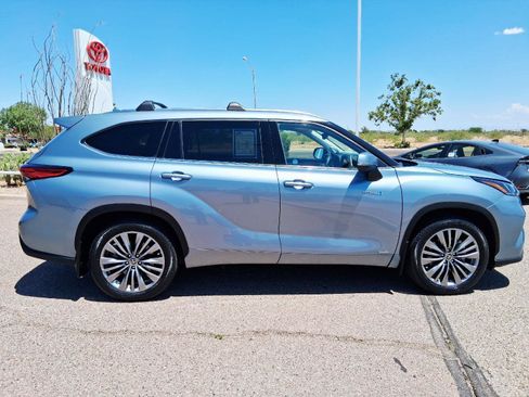 Used 2021 Toyota Highlander Platinum AWD/4WD image 6
