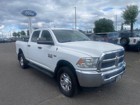 Used 2017 RAM 2500 Tradesman w/ Chrome Appearance Group AWD/4WD image 3