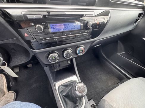 Used 2015 Toyota Corolla L image 19