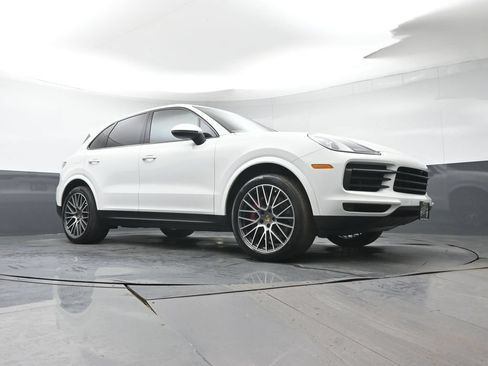 Used 2022 Porsche Cayenne AWD/4WD image 41
