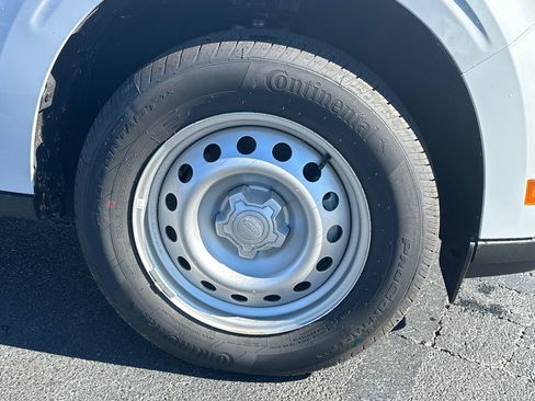 New 2025 Ford Maverick XL image 12