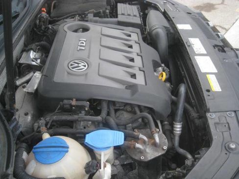 Used 2014 Volkswagen Passat TDI SEL Premium image 35