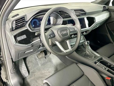 Certified 2025 Audi Q3 2.0T Premium w/ Convenience Package AWD/4WD image 9