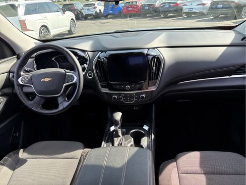 Used 2021 Chevrolet Traverse LT FWD image 24