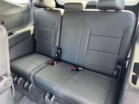 Certified 2025 Chevrolet Traverse LT image 23