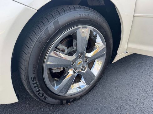 Used 2011 Chevrolet Malibu LT w/ White Diamond Premium Package image 18