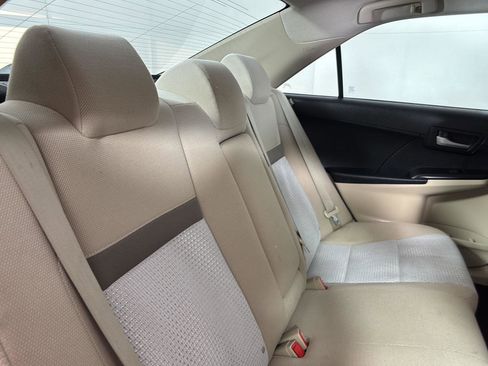 Used 2012 Toyota Camry LE FWD image 17