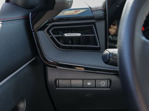 Used 2025 Nissan Kicks SR FWD image 31