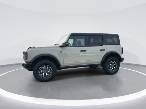 New 2025 Ford Bronco Badlands image 4