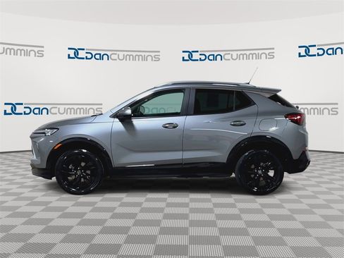 Used 2024 Buick Encore GX Sport Touring image 5