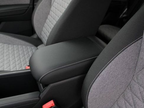 New 2025 Volkswagen Tiguan S FWD image 5
