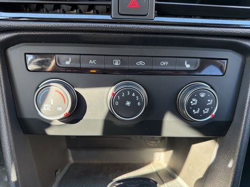 Used 2022 Volkswagen Taos SE image 24