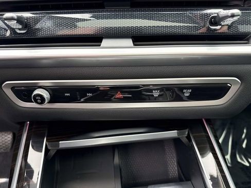 Used 2023 BMW X7 xDrive40i w/ Premium Package image 23