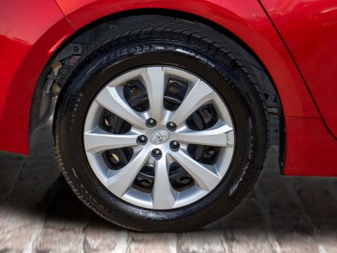 Used 2020 Toyota Corolla LE image 35