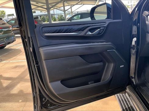 Used 2021 GMC Yukon Denali w/ Denali Premium Package image 17