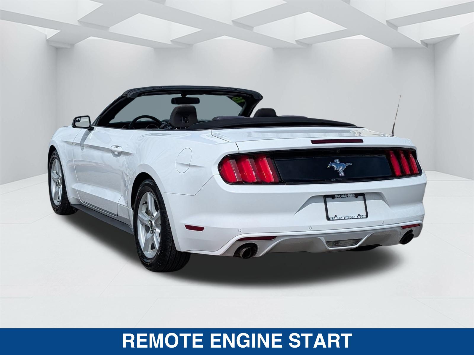 Used 2016 Ford Mustang Convertible RWD image 7