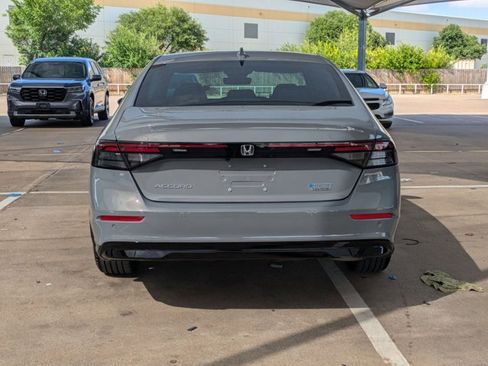 Used 2024 Honda Accord Touring image 6