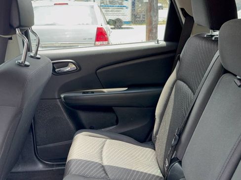 Used 2017 Dodge Journey SE w/ Flexible Seating Group FWD image 18