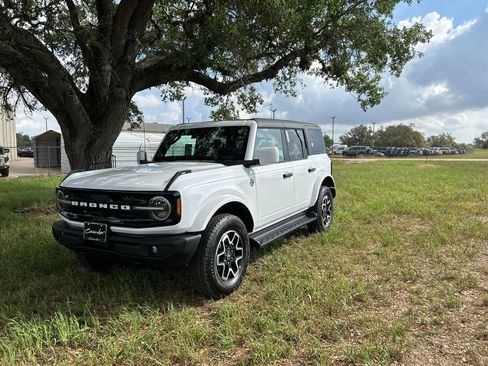 New 2026 Ford Bronco Outer Banks AWD/4WD image 33