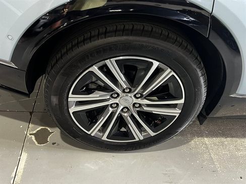 Used 2024 Cadillac Lyriq Luxury AWD/4WD image 9