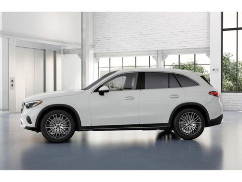 Used 2024 Mercedes-Benz GLC 300 image 34
