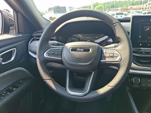 New 2026 Jeep Compass Latitude AWD/4WD image 9