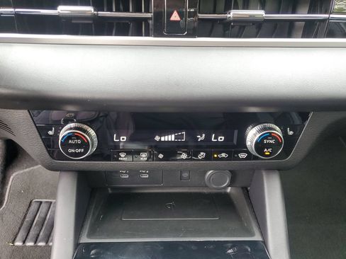 Used 2025 Mitsubishi Outlander SE AWD/4WD image 33