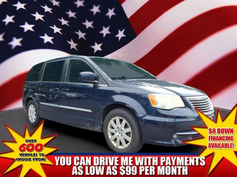Used 2014 Chrysler Town & Country Touring FWD image 1