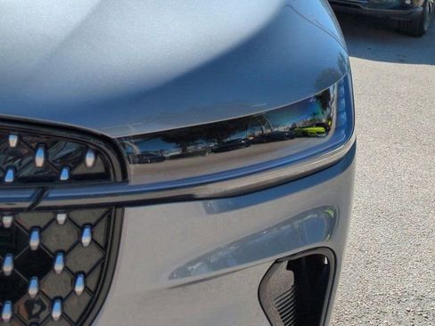 Used 2025 Lincoln Nautilus Reserve image 9