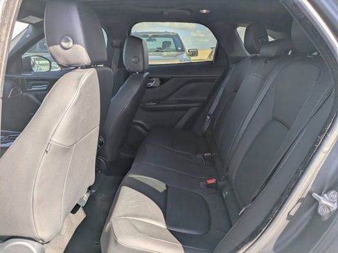 Used 2018 Jaguar F-PACE Premium image 12
