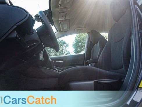 Used 2021 Toyota Corolla LE FWD image 17