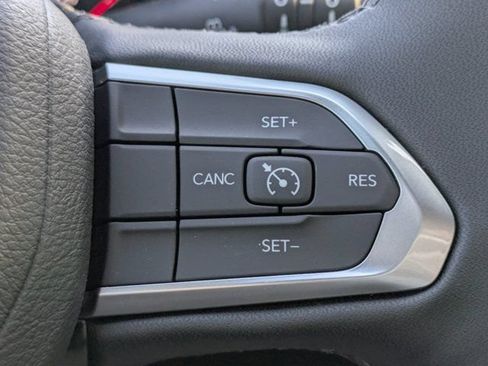New 2026 Jeep Compass Latitude w/ Sun and Sound Group AWD/4WD image 23