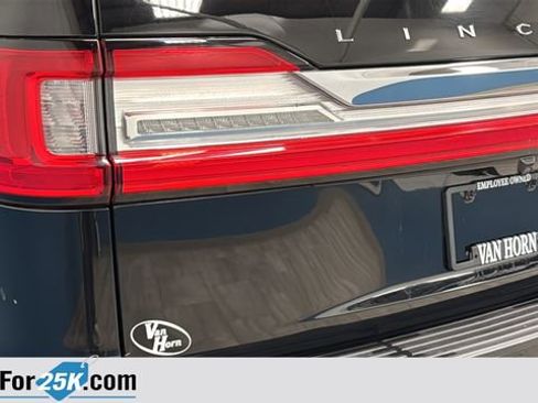 Used 2018 Lincoln Navigator L Reserve w/ Technology Package AWD/4WD image 43