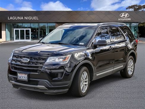 Used 2019 Ford Explorer XLT image 1
