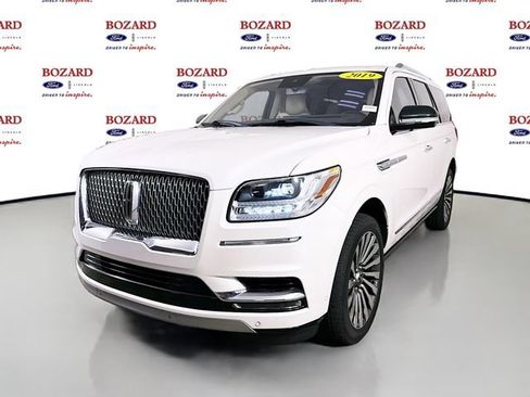 Used 2019 Lincoln Navigator Reserve AWD/4WD image 4