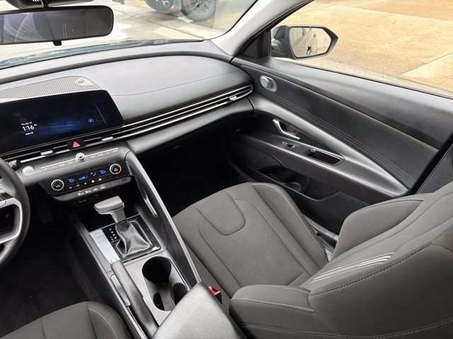 Used 2024 Hyundai Elantra SEL FWD image 19
