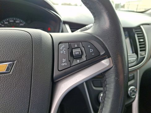 Used 2018 Chevrolet Trax LT w/ LT Convenience Package image 20