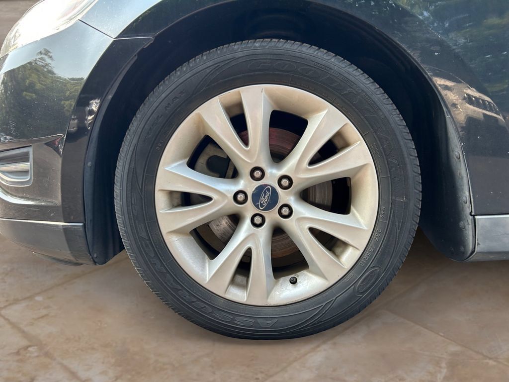 Used 2011 Ford Taurus SEL w/ 201A Rapid Spec Order Code FWD image 14