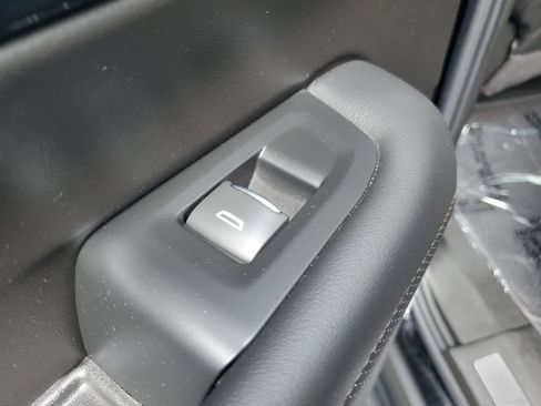 Used 2025 Chevrolet Tahoe High Country AWD/4WD image 17