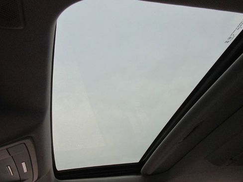 Used 2019 GMC Yukon XL SLT w/ Premium Edition image 54