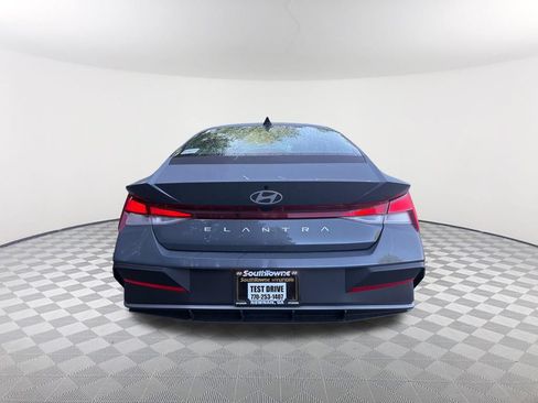 New 2026 Hyundai Elantra SE FWD image 6