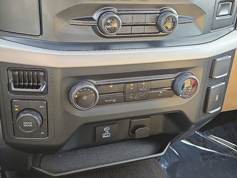 Used 2023 Ford F150 XLT image 30