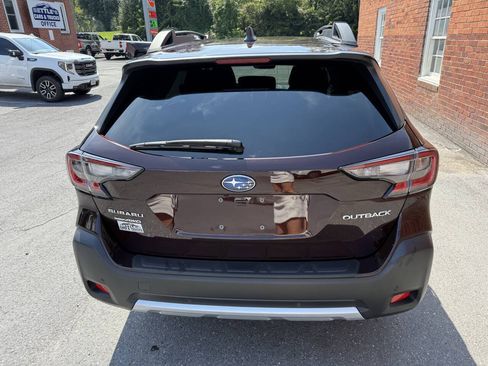 Used 2025 Subaru Outback Limited AWD/4WD image 7