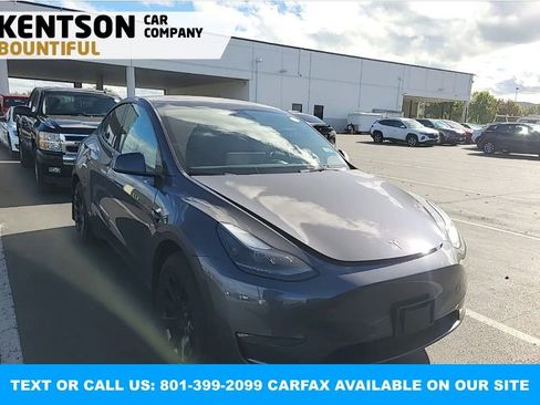 Used 2023 Tesla Model Y Long Range image 2