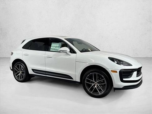 Certified 2026 Porsche Macan AWD/4WD image 7