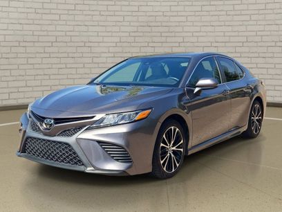 Used 2020 Toyota Camry SE w/ Carpet Mat Package