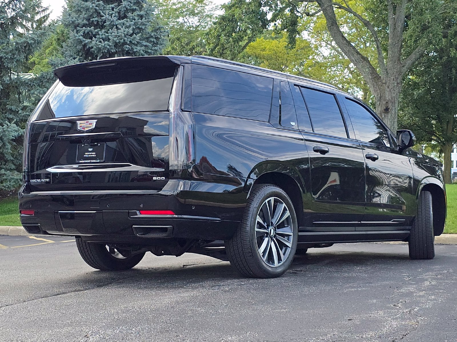 Certified 2026 Cadillac Escalade ESV Sport w/ Touring Package AWD/4WD image 23